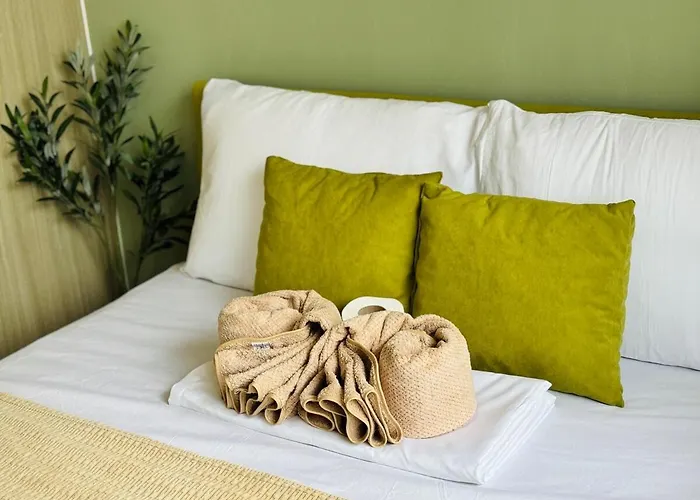 Rm 630 Forest In Shore 1 Residences Moa * Manila
